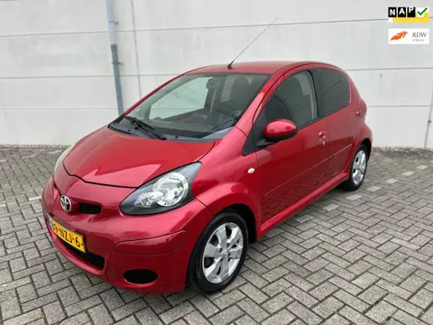 Toyota Aygo 1.0-12V Aspiration Red Navigator Airco NL-Auto Apk 03-2027