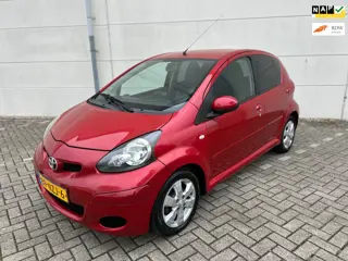 Toyota Aygo 1.0-12V Aspiration Red Navigator Airco NL-Auto Apk 03-2027
