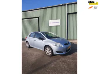Toyota Auris 1.4-16V Terra - 5 DEURS - AIRCO - TREKHAAK