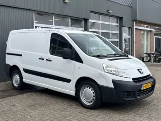 Peugeot Expert 229 1.6 HDI L1H1 Airco Schuifdeur Trekhaak 1470kg trekgewicht 3-Persoons