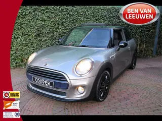 MINI Cooper 1.5 Cooper Business F56 NL-auto, Pano.dak, navi, cruise en 16"