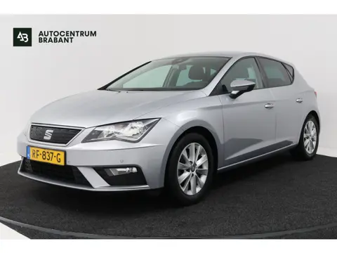 Seat Leon 1.0 EcoTSI Style Business Intense (TREKHAAK, CARPLAY, PARKEERSENSOREN, NAVI, CRUISE)