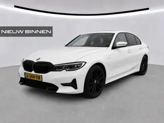 BMW 3-serie 330e eDrive Edition High Executive | Stoelverwarming | Navigatie | Apple Carplay | Parke