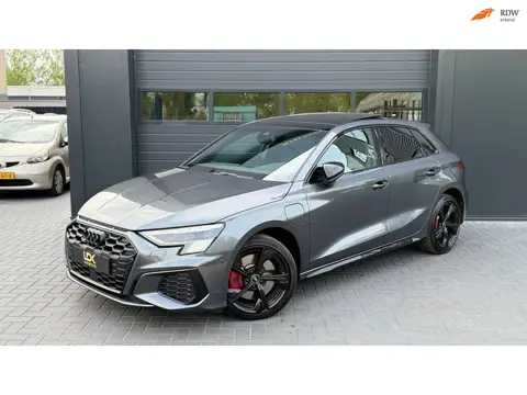 Audi A3 Sportback 45 TFSI e S edition Competition Matrix|18"|Camera|Pano