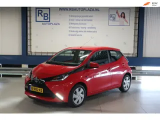 Toyota Aygo 1.0 VVT-i x-play / DEALER ONDERHOUDEN / NAP / TOP DEAL ! ! !