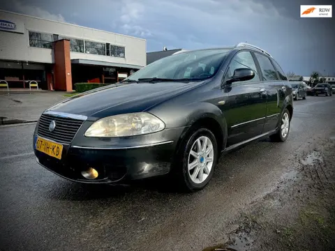 Fiat Croma 2.2-16V Dynamic AUTOMAAT, CLIMATRONIC, NIEUWE APK