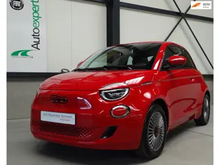Fiat 500 e "RED' - AUTOMAAT- EX DEMO STELLANTIS - FABR. GAR. ! - 2324 KM !!