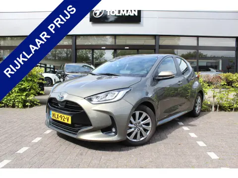 Toyota Yaris 1.5 Hybrid Dynamic Special | Rijklaar | Trekhaak | Stoel-/stuurverw. | Apple/Android | 