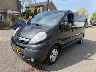 Opel Vivaro 2.5 CDTI L2H1