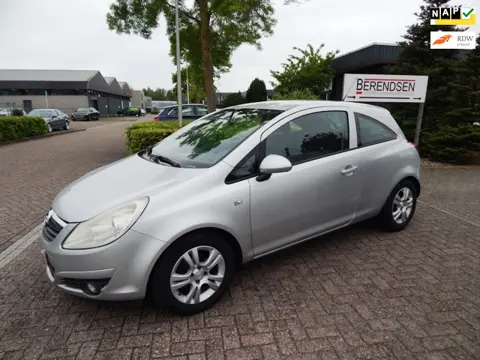 Opel Corsa 1.4-16V White Edition