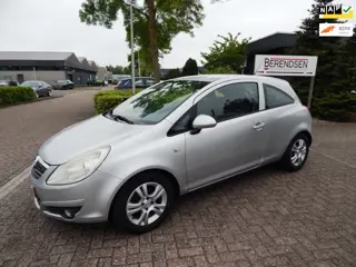 Opel Corsa 1.4-16V White Edition