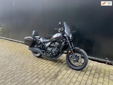 Honda REBEL 1100 DCT - 2022 - Automaat - Kofferset - Nieuwstaat