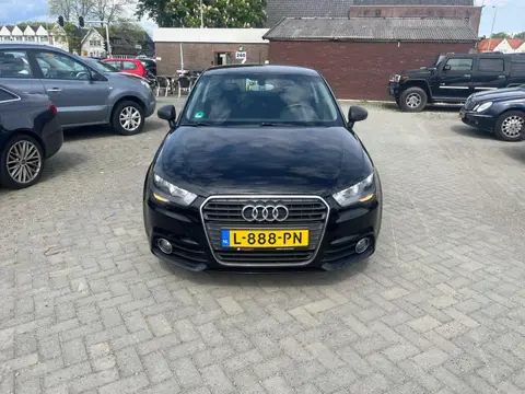 Audi A1 1.2 TFSI Attraction airco lm velgen elec ramen