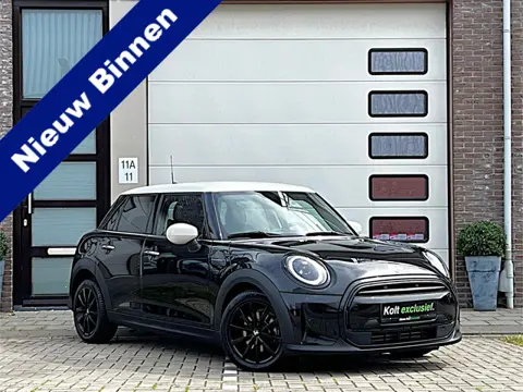 MINI Mini 1.5 Cooper Classic Chili Turbo 136 PK 5 Deurs | Airco | Apple CarPlay | Navigatie | 16" LM