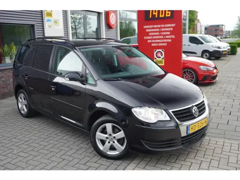 Volkswagen Touran 1.6 Trendline 7p. / Trekhaak / Stoelverwarming / Cruise control