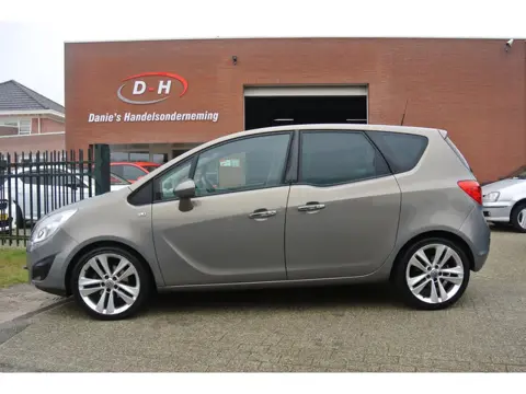 Opel Meriva 1.4 Turbo Cosmo airco panoramadak trekhaak apk 30-08-2026 inruil mogelijk nap