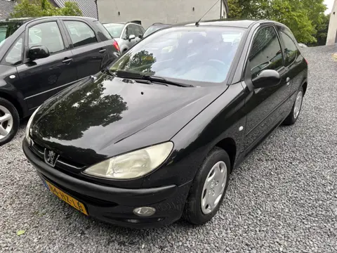 Peugeot 206 1.4 XT AIRCO AUTOMAAT
