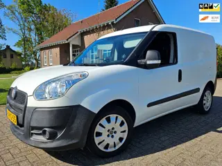 Fiat Doblò Cargo 1.4i Benzine met Navi, PDC Camera, Zijdeur en Diverse Opties !