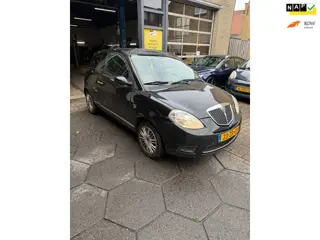Lancia Ypsilon 1.4 Oro