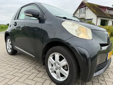 Toyota iQ 1.0 VVTi Black Edit. (bj 2010)