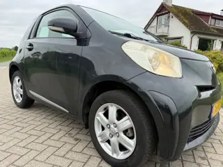 Toyota iQ 1.0 VVTi Black Edit. (bj 2010)