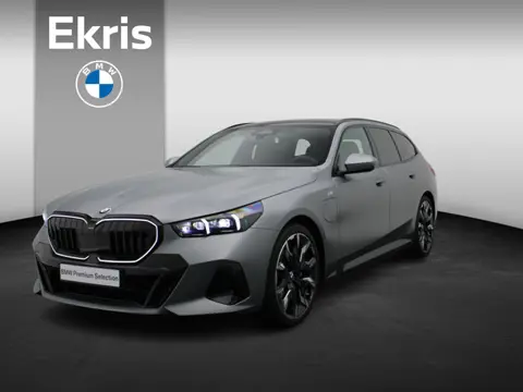 BMW 5 Serie Touring 550e xDrive M Sportpakket Pro | Innovation Pack | Travel Pack | Comfort Pack | S