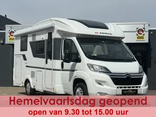 Adria CORAL 600 SC 164 pk euro 6 zeer compacte camper queenbed panoramadak elktr fietsendrager tv 2x