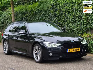 BMW 3-serie Touring 320i M Sport B48 Apple CarPlay Trekhaak Shadowline GR Navi Touch DAB+ 320i Corpo