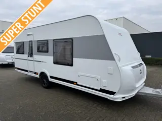 LMC Style Special 450 D met vrijstaand bed !