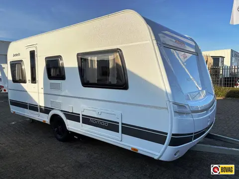 Dethleffs Nomad 470 ER met mover en voortent