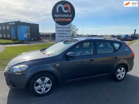Kia Cee'd 2010 * 1.4 CVVT X-pect * apk *