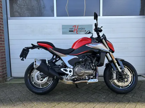 QJMOTOR SRK 600 (bj 2025)