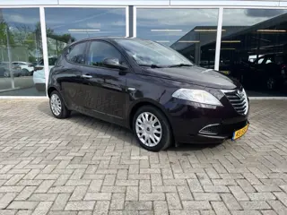 Lancia Ypsilon 0.9 TwinAir Silver Airco / Cruise (bj 2011)