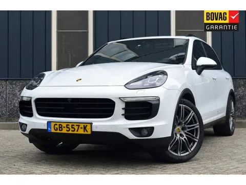 Porsche Cayenne 3.0 S E-Hybrid Rijklaarprijs-Garantie Panorama Leder Luchtvering Apple carplay Trekh