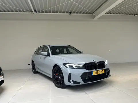 BMW 3 Serie Touring 330e M-Sport Pro | Panorama | Trekhaak | 19" | Hifi | Nu 58.895,-