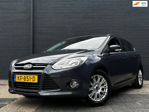 Ford Focus 1.6 TI-VCT | Stoelverwarming | Camera | Navi