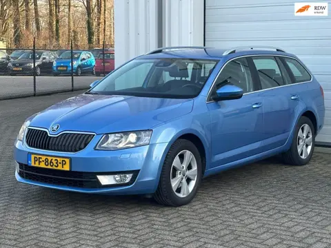 Skoda Octavia Combi 1.6 TDI Greentech Ambition, Keyless, Xenon, Navi, Pdc, Lane Asisst !