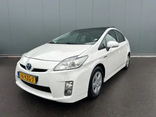 Toyota Prius 1.8 Aspiration SOLAR | PANORAMA | ONDERHOUDSBOEKJE !