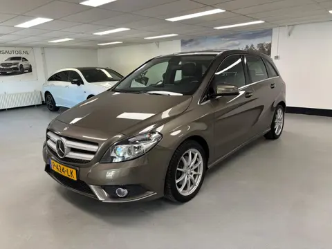 Mercedes-Benz B-Klasse 180 Ambition Sport Trekhaak origineel Parktronic Stoelverwarming