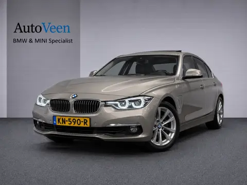BMW 3-serie 330e Centennial High Executive (PANO, M-SPORT STUUR, LED, HUD, STOELVERWARMING)