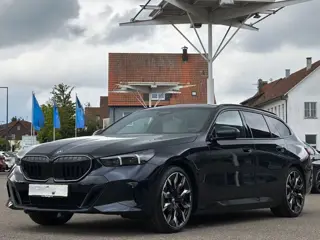 BMW 5 Serie Touring 550e xDrive M-SPORT Pro ** PANO, IVORY LEDER, ACTIVE LENKUNG, 21-inch LMV, TREKH
