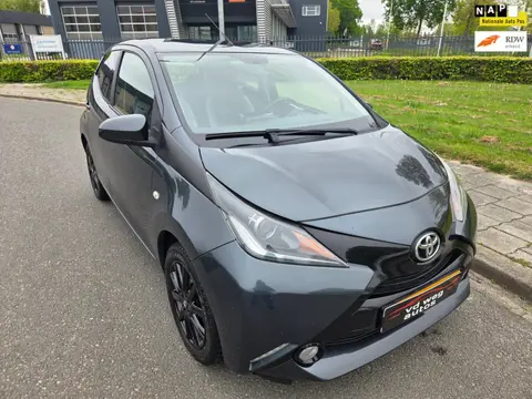 Toyota Aygo 1.0 VVT-i x-play airco