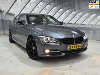 BMW 3-serie 320i High Executive m sport/ leer /zwarte hemel/ nieuwe ketting