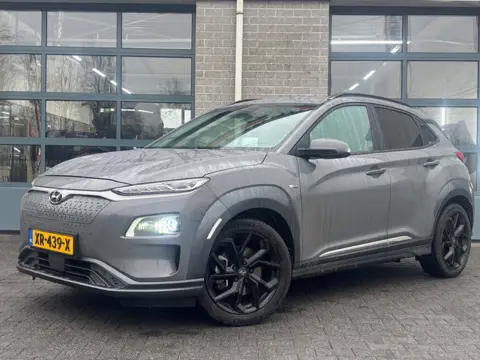 Hyundai Kona EV Premium 64 kWh| SOH 100 % | COMPLEET| 1E EIGENAAR |