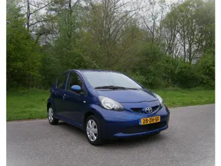 Toyota Aygo 1.0-12V + . 5 Duers . Airco . Elec ramen . nw kopling . enz