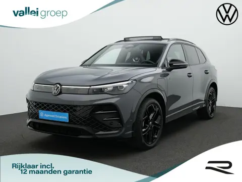 Volkswagen Tiguan 1.5 eHybrid 204 pk DSG R-Line Edition | Panoramadak | Trekhaak | Adaptive Cruise |