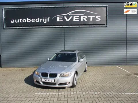 BMW 3-serie 316i Black & Silver Line Km 166956 Nap !! LET OP loopt op 3 cylinders zeer mooie Nederla