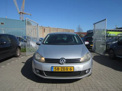 Volkswagen Golf 1.6 TDI Highline BlueMotion