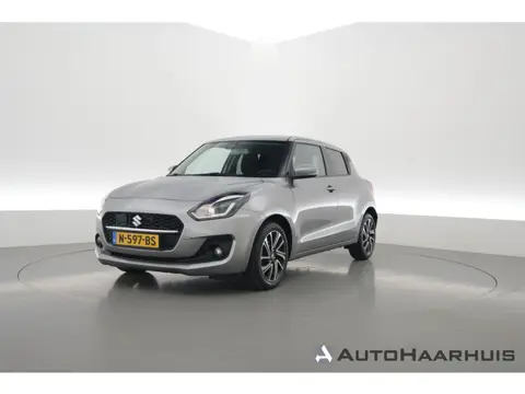 Suzuki Swift 1.2 Style Smart Hybrid | Camera | Adapt. Cruise | Dodehoek | Stoelverw. | NAV+Carplay |