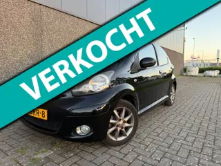 Toyota Aygo 1.0-12V Dynamic Navigator/NIEUWE APK en BEURT!